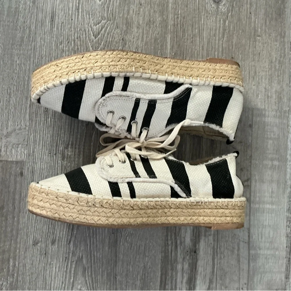 DV by Dolce Vita Womens Black Cream Striped Roxie Espadrille